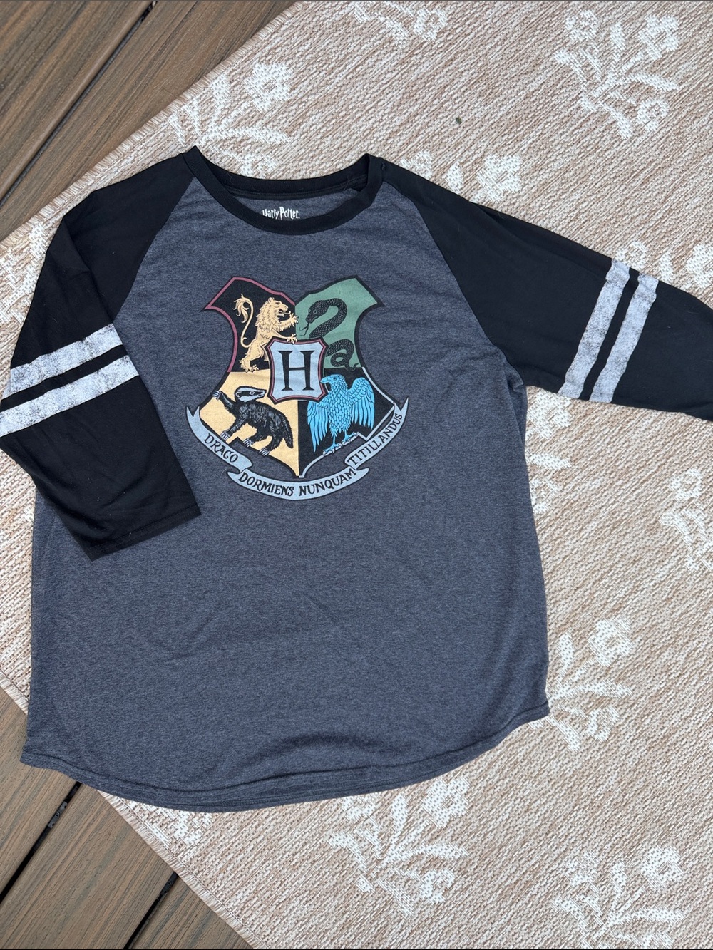 Warner Bros. Hogwarts Crest Raglan Tee - Charcoal & Black